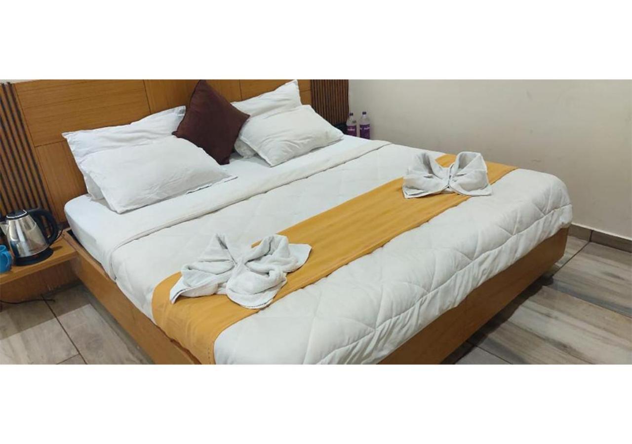 Shree Murlidhar Guest House Surat Bagian luar foto