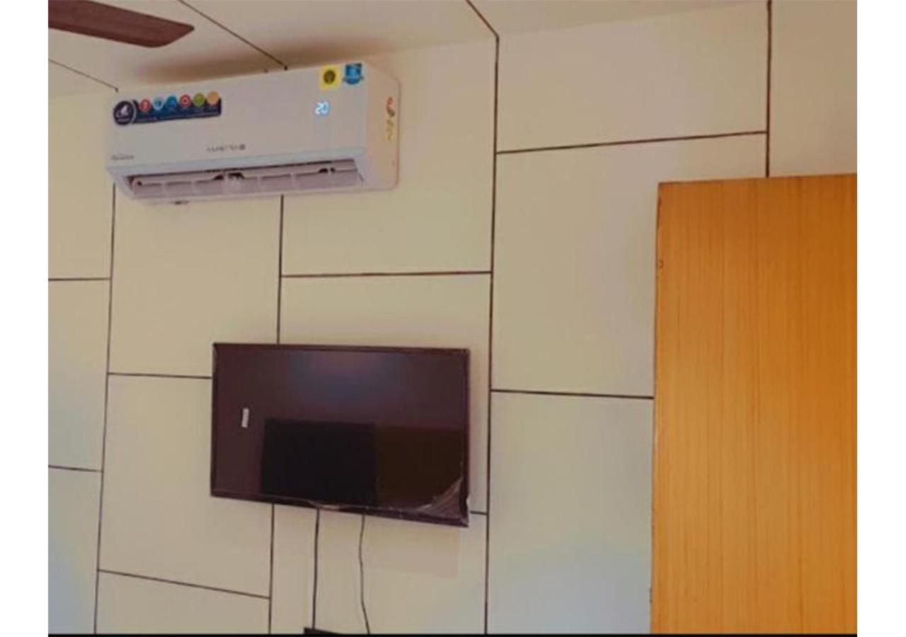 Shree Murlidhar Guest House Surat Bagian luar foto