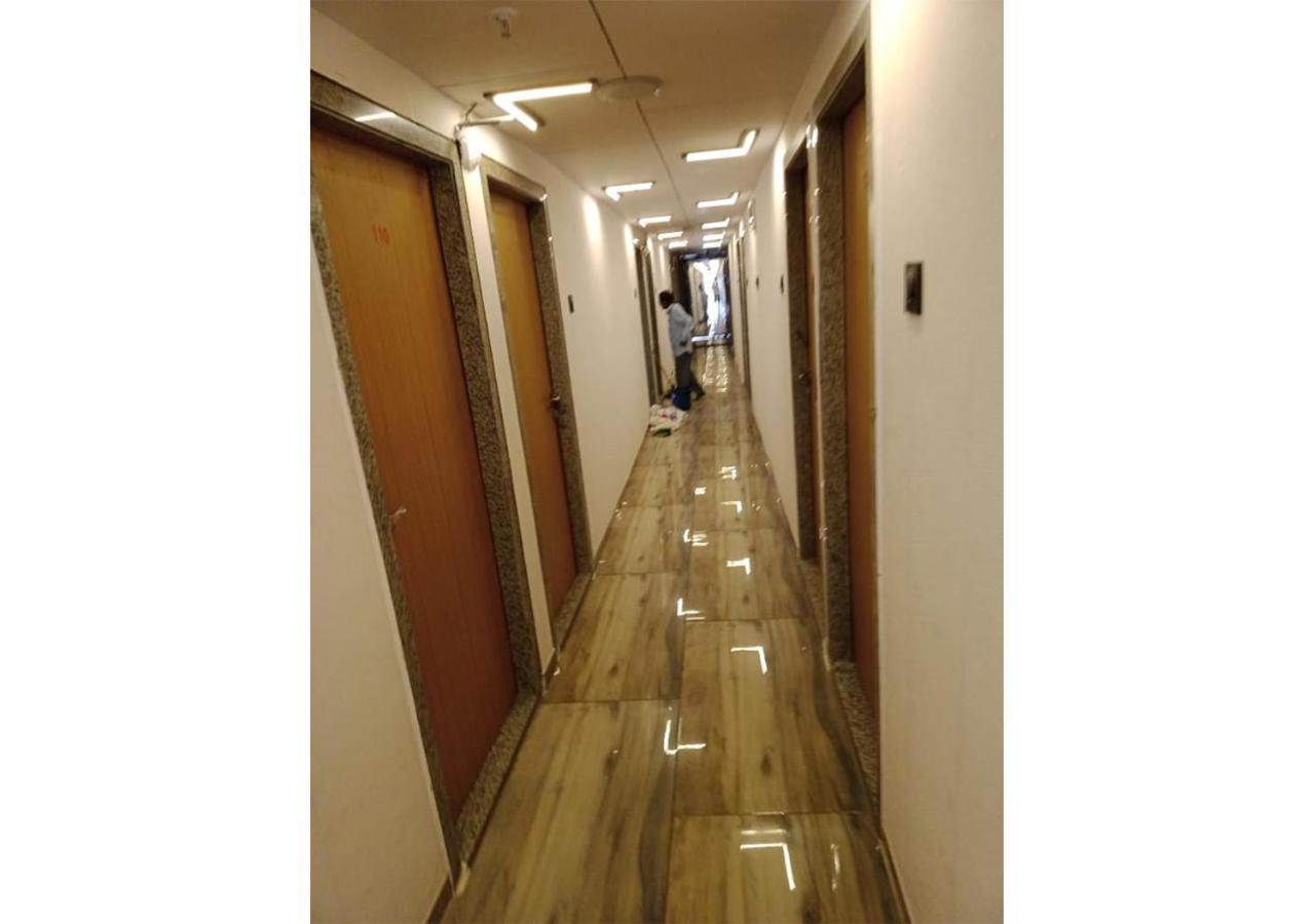 Shree Murlidhar Guest House Surat Bagian luar foto