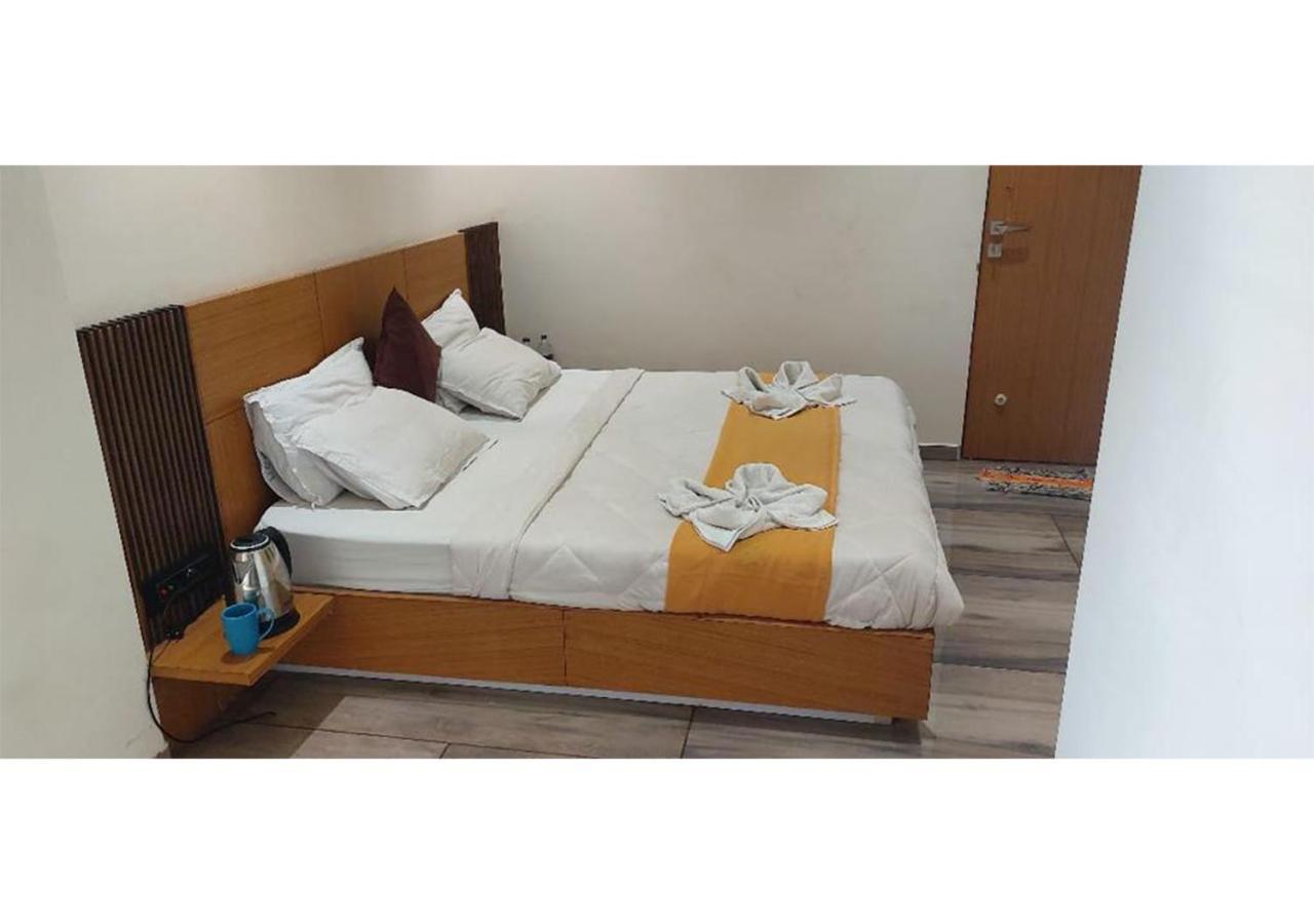 Shree Murlidhar Guest House Surat Bagian luar foto