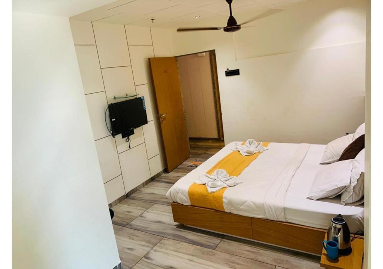 Shree Murlidhar Guest House Surat Bagian luar foto