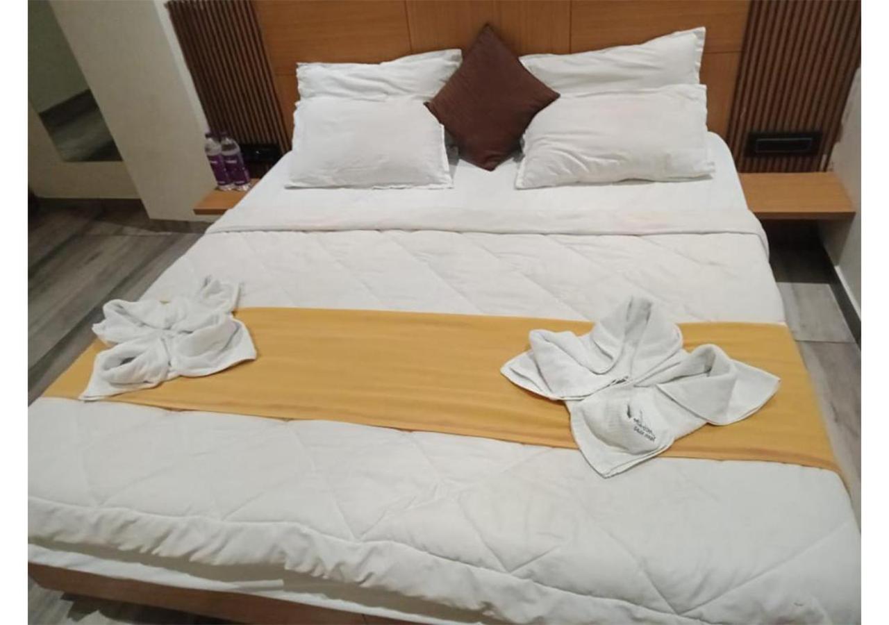 Shree Murlidhar Guest House Surat Bagian luar foto